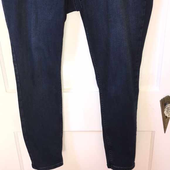 Old Navy Rockstar Supper Skinny High Rise Jeans - Dark Wash - Picture 4 of 10